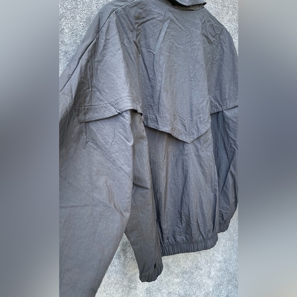 Nike Sportswear Women’s Essential Windrunner Full Zip Jacket - Picture 6 of 9